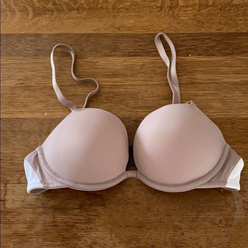 NWT VS Bra Size 34A